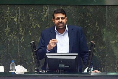  نادری: سازوکار فعلی تعیین دستمزد نوعی تحقیر دستمزدبگیران است