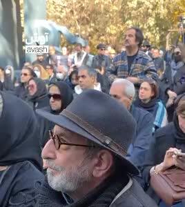  بغض علی نصیریان در تشییع پیکر هادی مرزبان