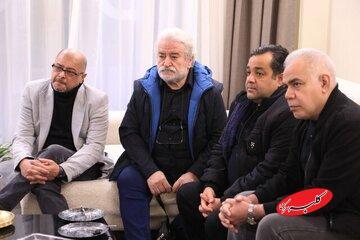  دیدار هنرمندان از دختر و داماد هادی مرزبان - کلبه سرگرمی