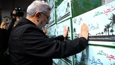  عکس/ حضور سردار قاآنی در معراج شهدا
