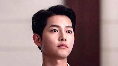  ژست جنجالی وکیل معروف کی‌دراما با کت چشم‌گیرش