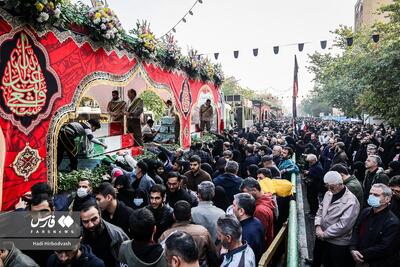  تشییع پیکرهای مطهر ۱۰۰ شهید گمنام دفاع مقدس در تهران