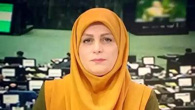  تغییر چهره جدید «سودابه حسنی دخت» گوینده شبکه خبر بعد 10 سال در 54 سالگی .../ خارج از تلویزیون کلا فرق داره ...