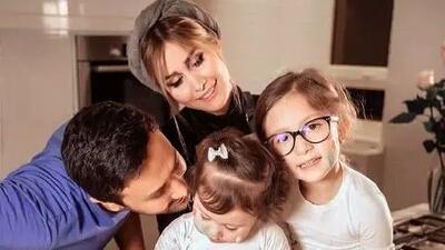  جدید ترین عکس شاهرخ استخری و همسرش و دخترای دوست داشتنیش در بلژیک  / این عاشقی عجب حس عجیبیه‌ها.../ هیچوقت فکر نمیکردم بشه اینطوری و تا این حد ادماییو دوست داشت