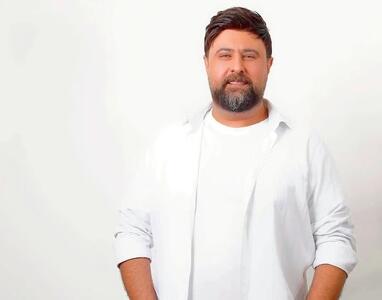  رقص آذری محمد علیزاده خواننده در پشت صحنه یک برنامه + فیلم - سلام نو