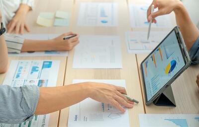  هوش مصنوعی در روابط‌عمومی ۲۰۲۶؛ بازگشت به ارتباط انسانی در عصر فناوری - شارا