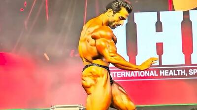  قهرمان پرورش اندام ایران با آهنگ داریوش روی صحنه رفت!