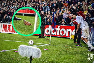  23 سال گذشت؛ پرتاب کله خوک به سمت لوئیس فیگو از سوی هواداران بارسلونا در نیوکمپ