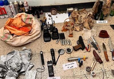  کشف محموله سنگین اقلام ضدامنیتی از گروهک‌های ضد‌انقلاب   عکس - تسنیم