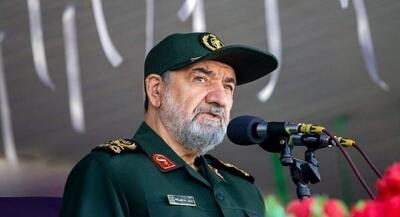  محسن رضایی: روزی دشمنان به ایران می‌آیند و در فرودگاه برای ملاقات با رئیس جمهور ایران التماس می‌کنند