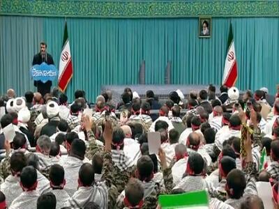  شعرخوانی حماسی مهدی رسولی در حسینیه امام خمینی(ره)؛ علی با ذوالفقار خود به اسرائیل می‌آید...
