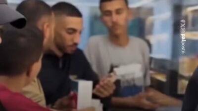  آیفون طلا و هفده رد بشه؛ آب، غذا و لباس گرم هرگز!