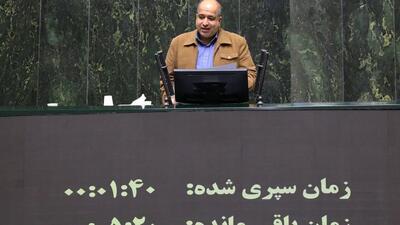  نماینده تهران: پول‌های مردم به جیب فوتبالیست‌های درجه‌چندم خارجی می‌رود