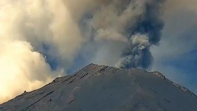  تصاویر خیره‌کننده از فوران آتشفشان پوپوکاتپتل در مکزیک