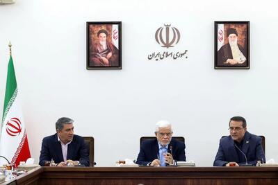  عارف: مدیری که در مسیر مخالف تصمیمات دولت است نمی‌تواند به عنوان مدیر ارشد دولت باقی بماند/ کسری بودجه ریشه تورم در کشور است