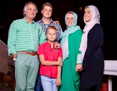  نگاه روز |رونمایی همسر واقعی و فرزندان احمد نجفی بازیگر نقش بهرام ادیب در فیلم هتل کارتون 🌟