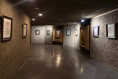  آثار نگارگری محمدباقر آقامیری به برج آزادی رسید