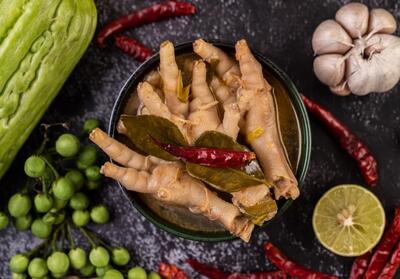  پای مرغ چه فایده ای دارد؟ ۶ خاصیت مفید این افزودنی ارزان!