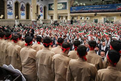  برگزاری مراسم روز بسیج در حسینیه امام خمینی (ره) | اقتصاد24