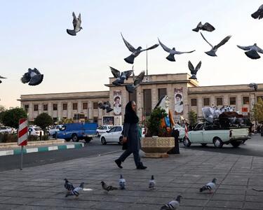  گاردین: دیپلماتهای ایرانی ساعت ۳ صبح با خبر بمباران از خواب بیدار شدند