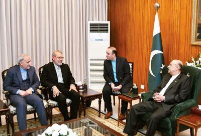  لاریجانی با برادران شرقی