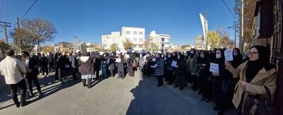  اعتراض کارکنان بهداشت اراک: نصف کارانه را گرفتیم