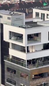  پارکینگ خودرو در داخل آپارتمان! + فیلم