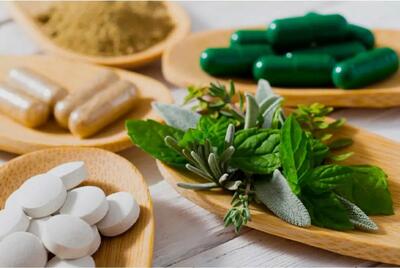  مصرف بی‌رویه مکمل‌های غذایی و گیاهی با عوارض جدی