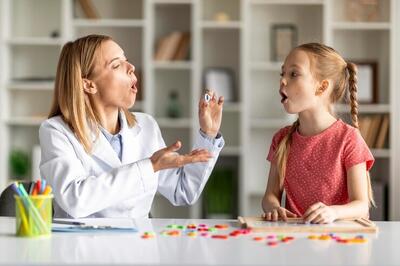  کاربرد گفتاردرمانی در بهبود مهارت های ارتباطی - مردم سالاری آنلاین