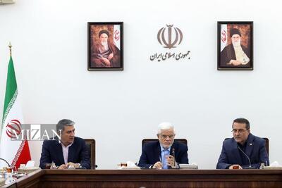  عارف: مدیری که در مسیر مخالف تصمیمات دولت است نمی‌تواند به عنوان مدیر ارشد دولت باقی بماند