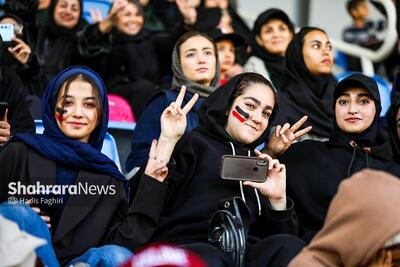  روزی متفاوت در فوتبال مشهد | سکوهایی که بالاخره به روی بانوان باز شد