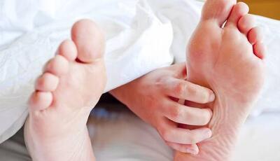  داغی کف پا در شب؛ نشانه‌ای از اختلال عصبی یا متابولیک