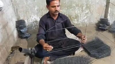  مراحل ساخت قفس پرنده در کارگاه‌های سنتی پاکستان (فیلم)