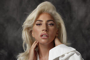  نگاه روز |تغییر چهره عجیب و غیر قابل تشخیص لیدی گاگا 🌟