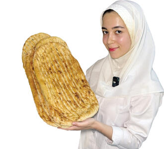 نانوای بلاگر | این دختر از ۱۲ سالگی شاطر شد