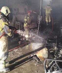  نجات ۱۰ نفر از آتش‌سوزی در یک ساختمان ۹ طبقه در خیابان ولیعصر