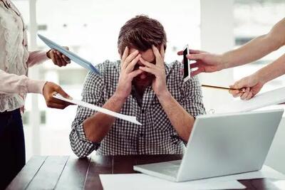  چگونه بفهمیم افسرده ایم یا فرسودگی شغلی داریم؟
