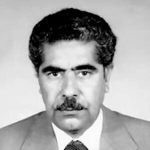  میان کتاب‌ها و سایه‌ها