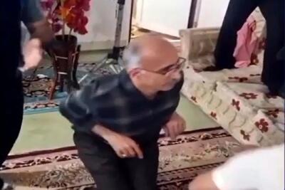  آواز شاد؛ حرکت موزون مدلی مرغی این پدر ایرانی تو مجلس دل و روده نزاشت واسه هیچکس