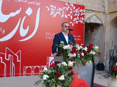  معاون وزیر جهاد کشاورزی: انار ایران کاملاً ارگانیک است/در هیچ باغ اناری سم استفاده نمی‌شود