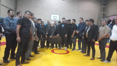  برگزاری مسابقات کشتی باچوخه در صالح آباد به مناسبت هفته بسیج + عکس