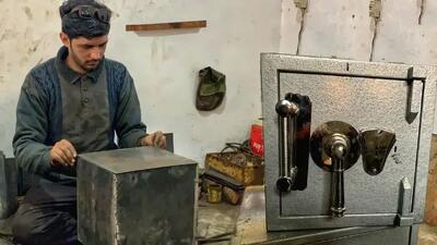  مراحل شگفت انگیز ساخت یک گاو صندوق فلزی توسط استاد پاکستانی (فیلم)