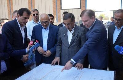  بازدید معاون رئیس‌جمهور از  مجموعه ورزشی صلح‌آباد بوشهر