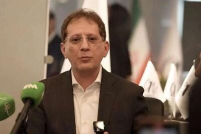  بابک زنجانی : ۴۵ هزار تویوتای برقی در گمرکات کشور،  انبارهای چین و جبل علی خاک می خورد