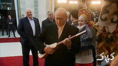  پوتین نوازنده کوموز شد! | ویدئو - مجله اینترنتی کولاک