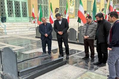  دیدار مسئول بسیج جامعه پزشکی با خانواده شهید حیدری