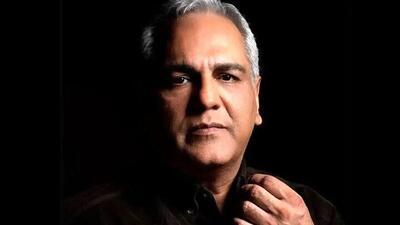  فیلم / نگاهی به مراسم پرطمطراق رونمایی از مدل ماشین کراس اور «اسکای‌ول ET5» مهران مدیری در لاکچری‌ترین مجتمع خودرویی ایران/ آقای مدیری داره آرزوی جوان ایرانی رو زندگی میکنه ...