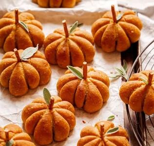  رول کدو حلوایی با ۳ ماده اولیه ؛ بدون مخمر، تخم مرغ یا لبنیات