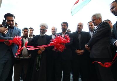  سفر استاندار همدان به شهرستان نهاوند با افتتاح و آغاز اجرای چندین پروژه تصویر - تسنیم