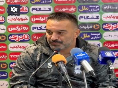  نشست کوتاه و خشمگین حنیف: هر چه گفتید نثار خودتان!